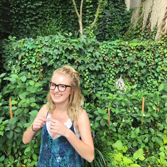 Meet your Posher, Alexis - Picture 1 of 1